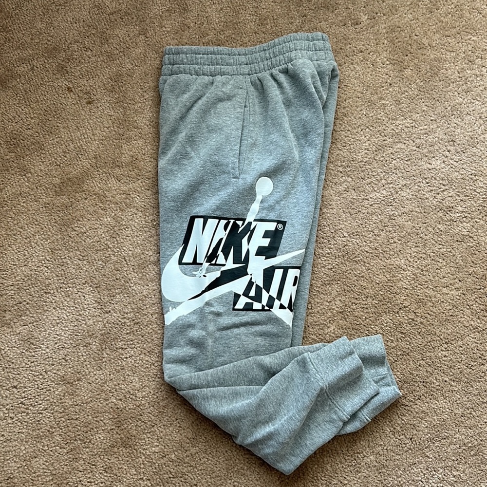Boys Nike Jordan sweatpants. Like new